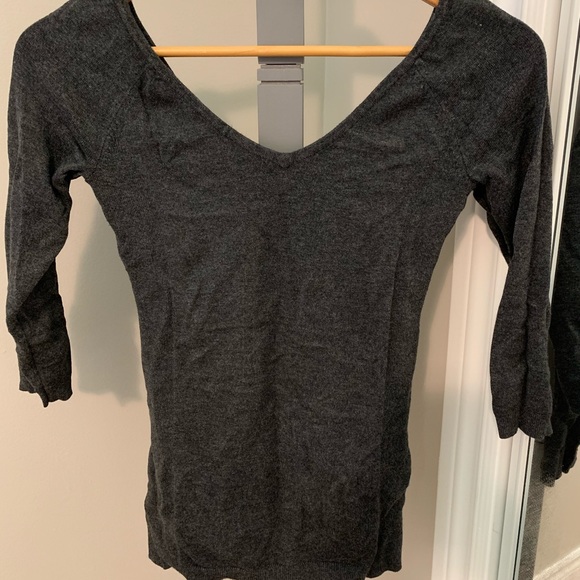 🌺 3/$30 GUESS | 3/4 Sleeve Shirt - Picture 1 of 2